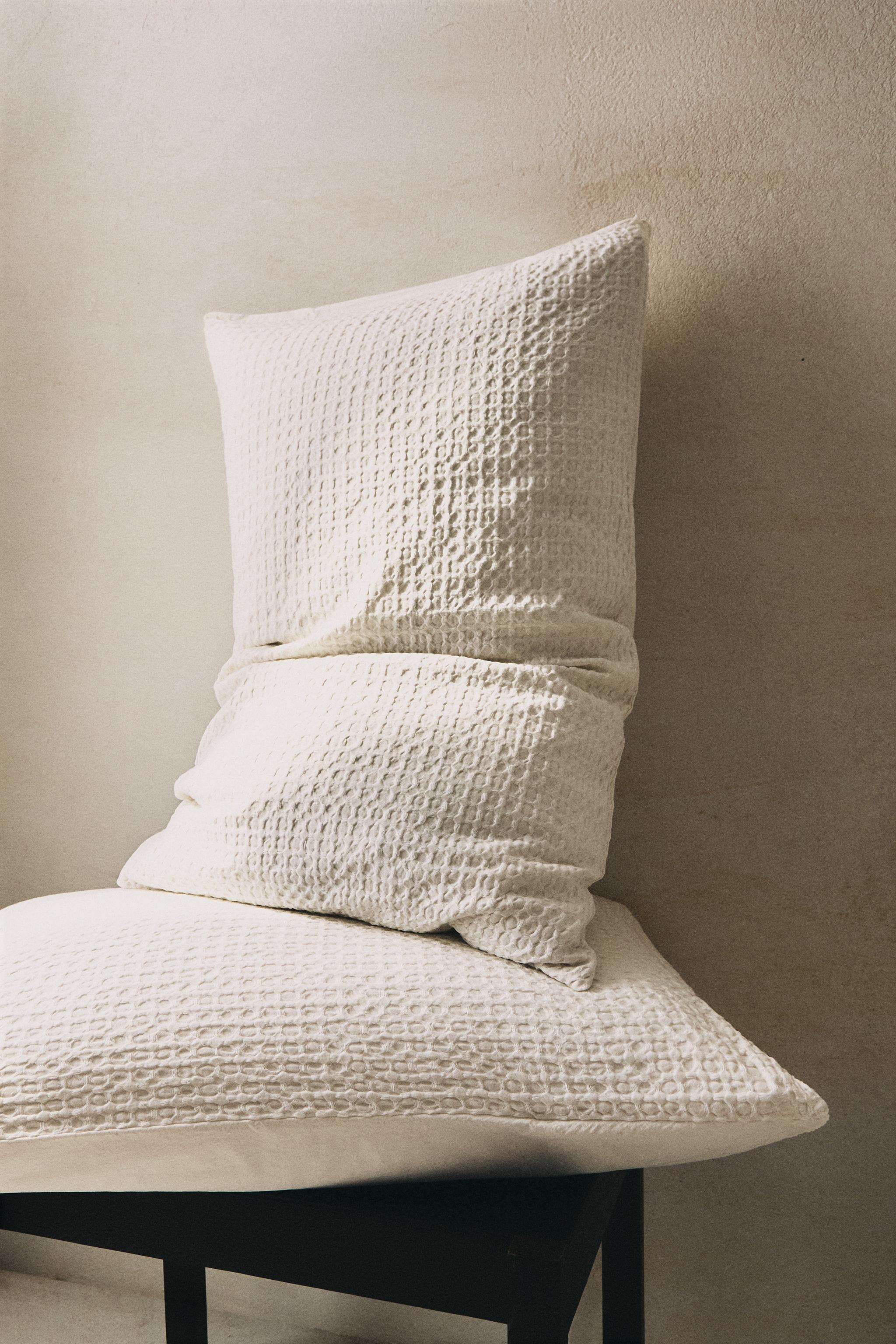 WAFFLE-KNIT PILLOWCASE